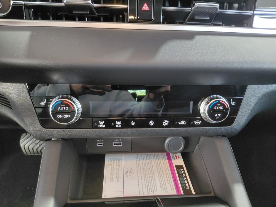 2025 Mitsubishi OUTLANDER PHEV ES-29