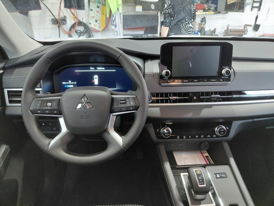 2025 Mitsubishi OUTLANDER PHEV ES-21