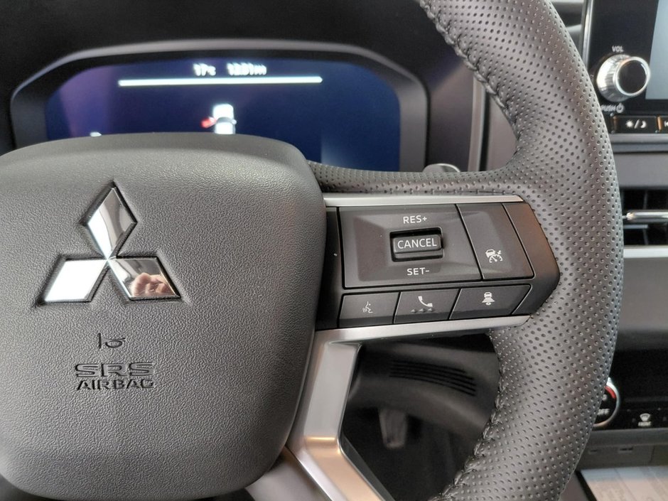 2025 Mitsubishi OUTLANDER PHEV ES-24