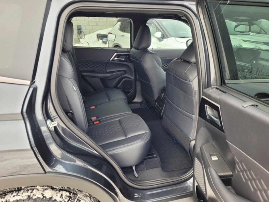 2025 Mitsubishi Outlander PHEV NOIR Garantie 10ans/160,000km-17