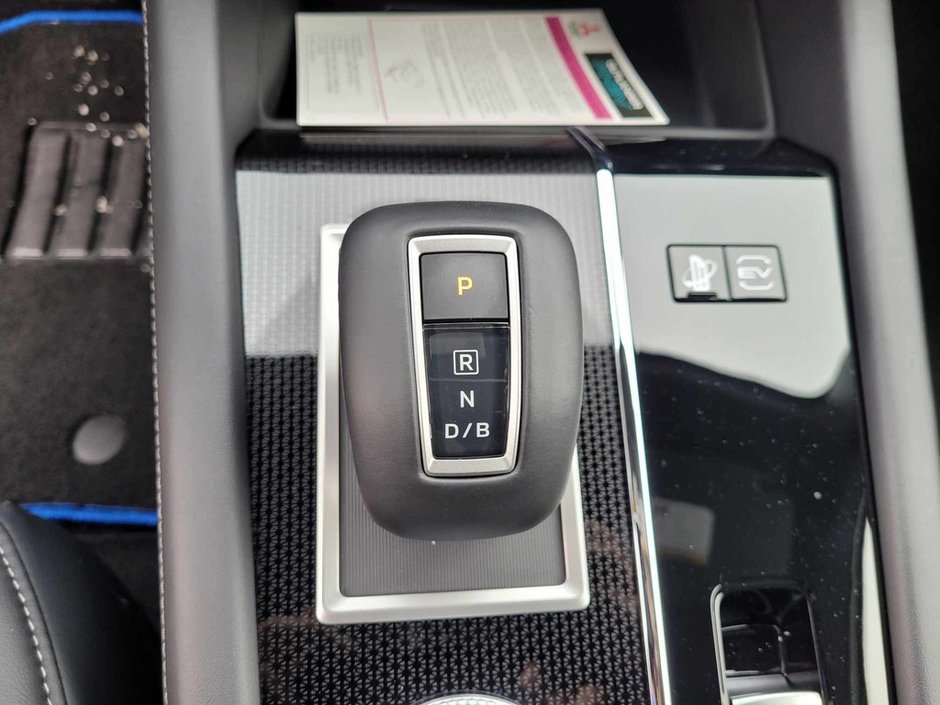Mitsubishi OUTLANDER PHEV NOIR 2025-32