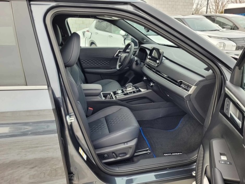 Mitsubishi OUTLANDER PHEV NOIR 2025-18