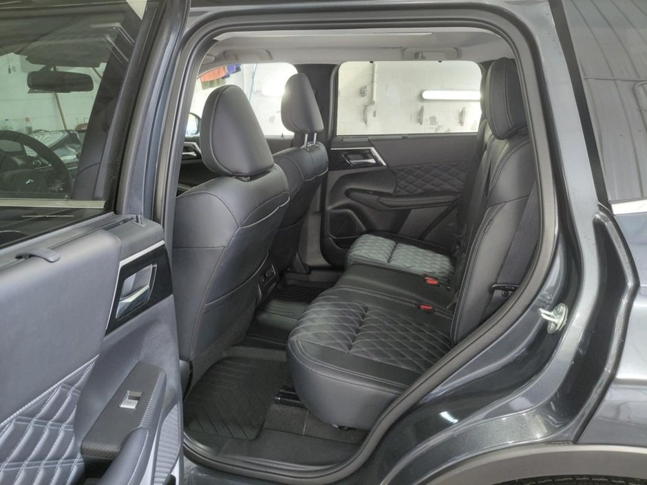 Mitsubishi Outlander PHEV SEL Garantie 10 ans / 160,000 km 2025-10