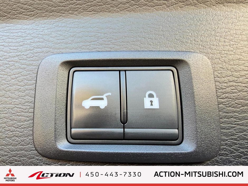 Mitsubishi OUTLANDER PHEV SE S-AWC SE 2025-16