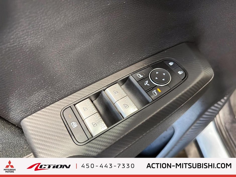 Mitsubishi OUTLANDER PHEV SE S-AWC SE 2025-25