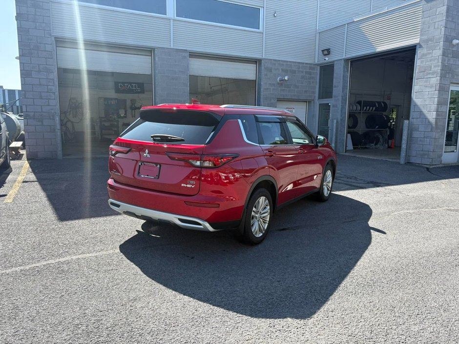 Mitsubishi Outlander Plug-In Hybrid  2025-17