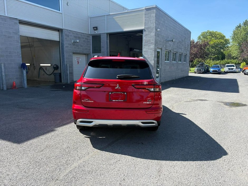 Mitsubishi Outlander Plug-In Hybrid  2025-22