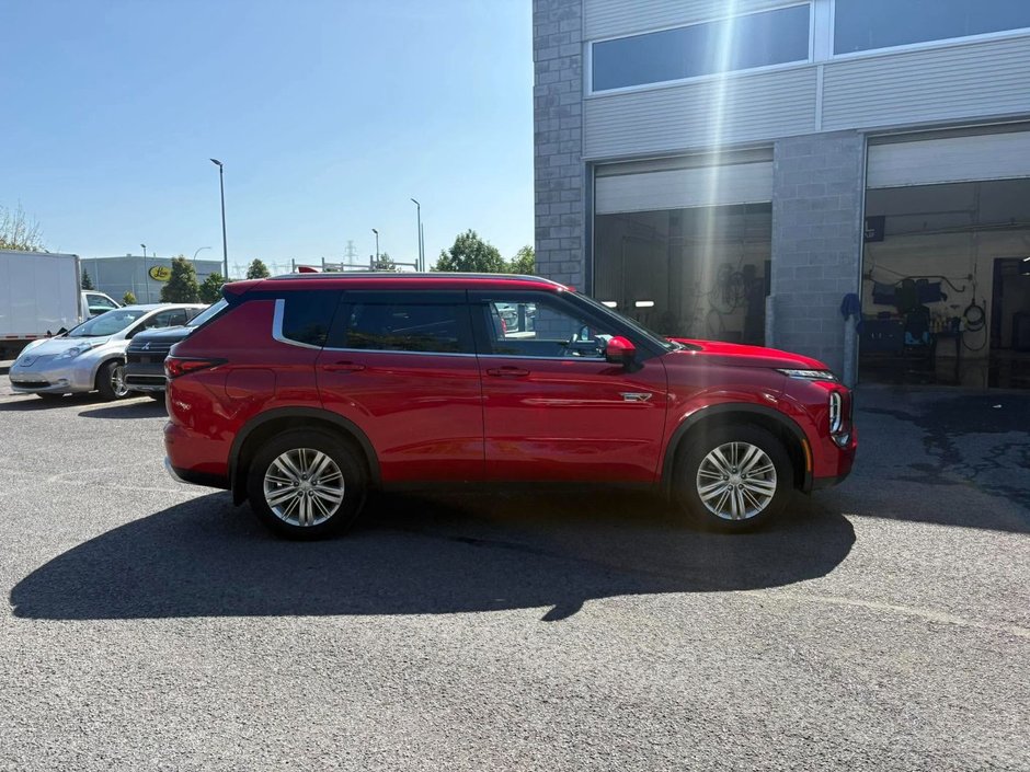 Mitsubishi Outlander Plug-In Hybrid  2025-6