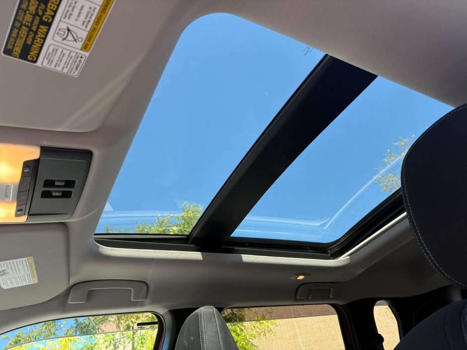 Mitsubishi Outlander Plug-In Hybrid  2025-5