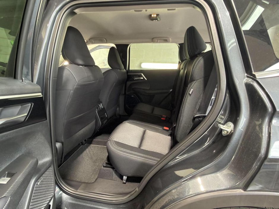 Mitsubishi Outlander Plug-In Hybrid ES 2026-16