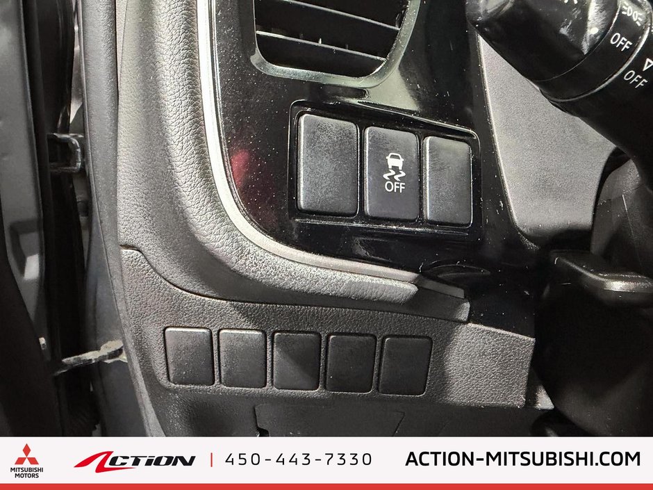 Mitsubishi Outlander SE AWC Jamais Accidenté Sièges Chauffants Mags 2014-22