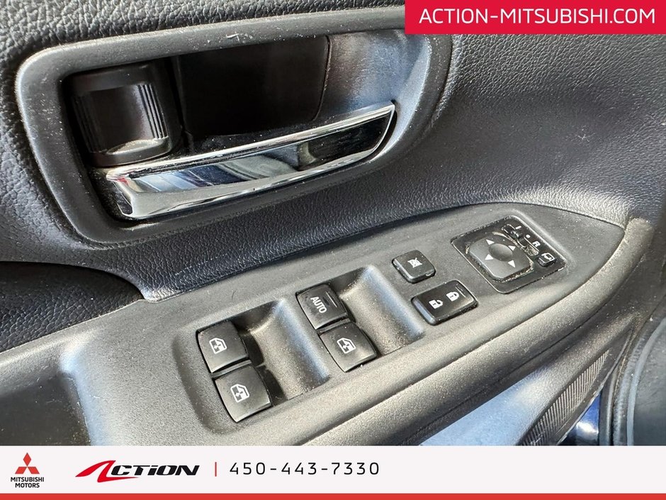 Mitsubishi Outlander ES PREMIUM AWD CUIR TOIT MAGS 18PO CAMÉRA DE RECUL 2016-13