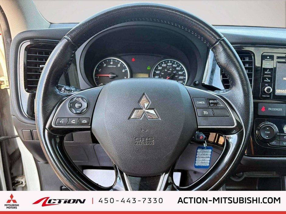 2016 Mitsubishi Outlander ES-14