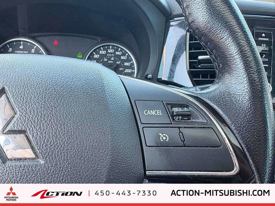 2016 Mitsubishi Outlander ES-15