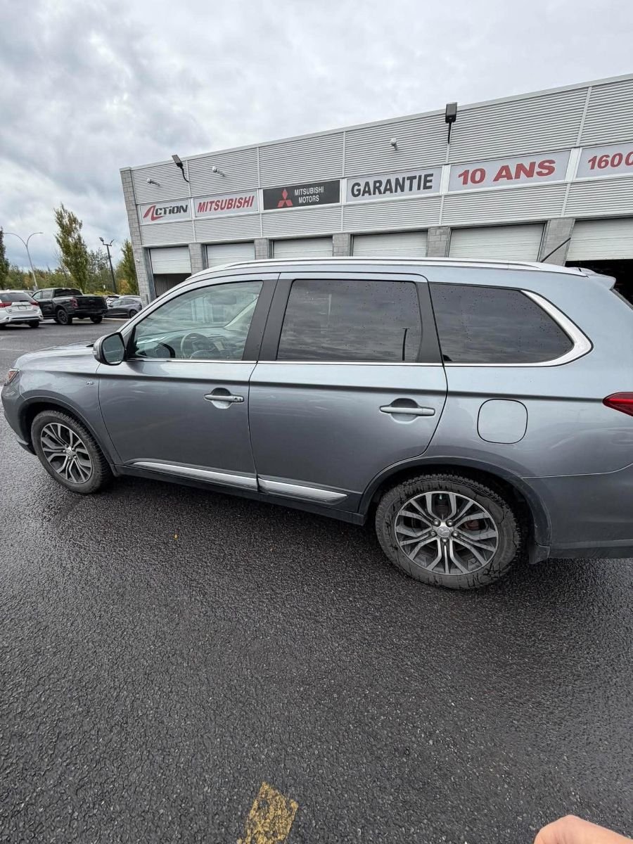Mitsubishi Outlander GT 4x4 7 Passagers Jamais Accidenté Toit Ouvrant 2016-2