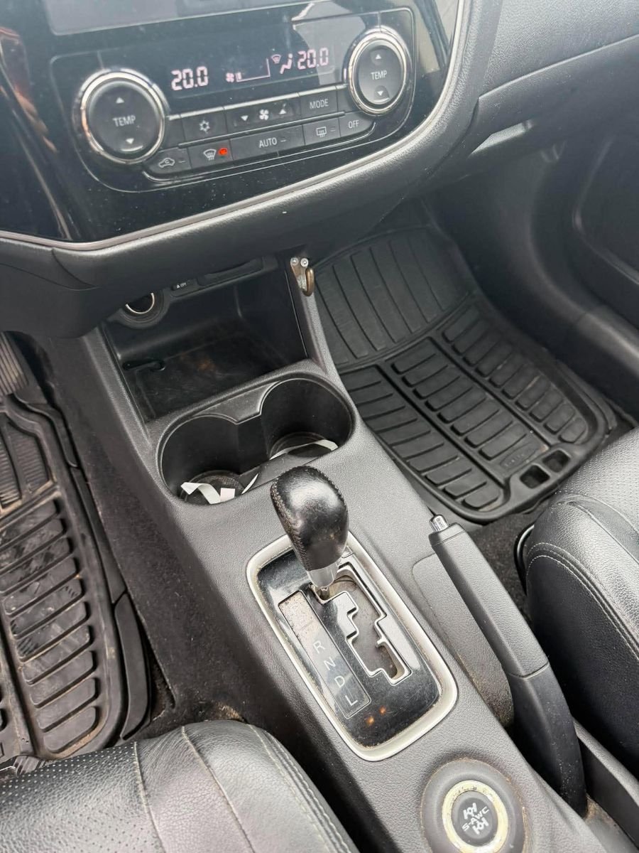 Mitsubishi Outlander GT 4x4 7 Passagers Jamais Accidenté Toit Ouvrant 2016-16