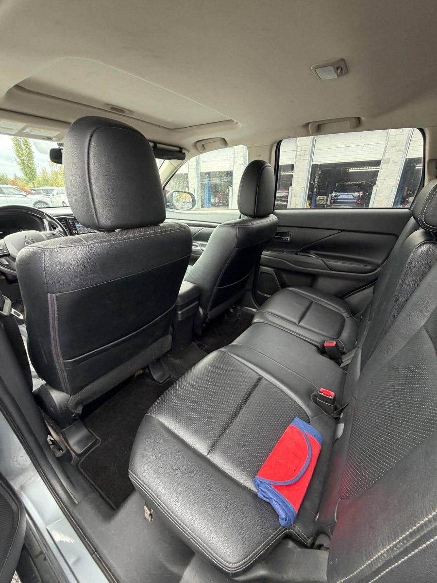 Mitsubishi Outlander GT 4x4 7 Passagers Jamais Accidenté Toit Ouvrant 2016-13