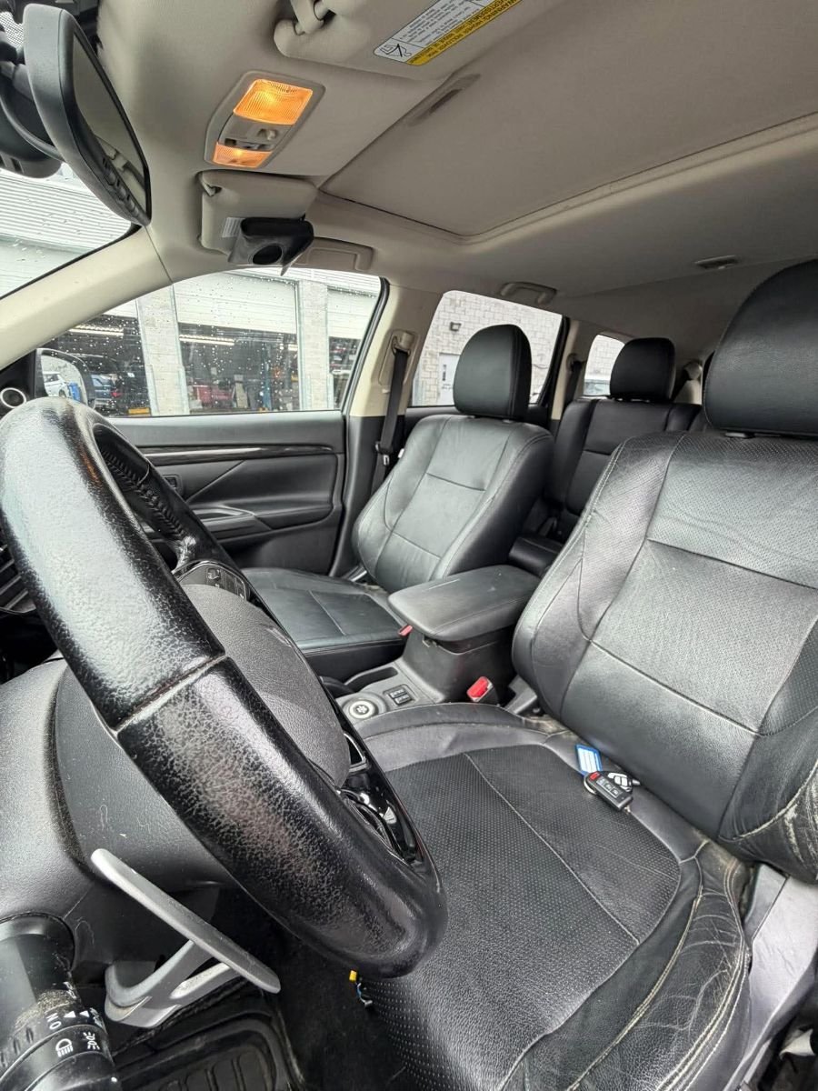 Mitsubishi Outlander GT 4x4 7 Passagers Jamais Accidenté Toit Ouvrant 2016-12