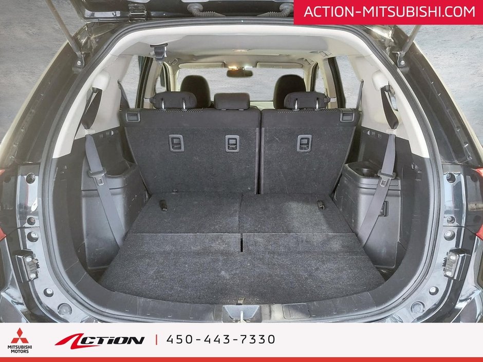 Mitsubishi Outlander AWC SE V6. 7 PASSAGERS. TOIT OUVRANT. 2017-12