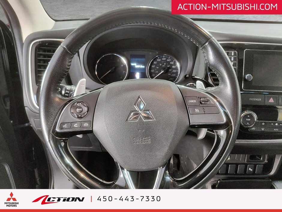 Mitsubishi Outlander AWC SE V6. 7 PASSAGERS. TOIT OUVRANT. 2017-16