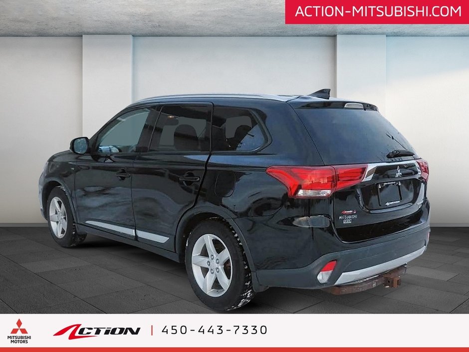 Mitsubishi Outlander AWC SE V6. 7 PASSAGERS. TOIT OUVRANT. 2017-2