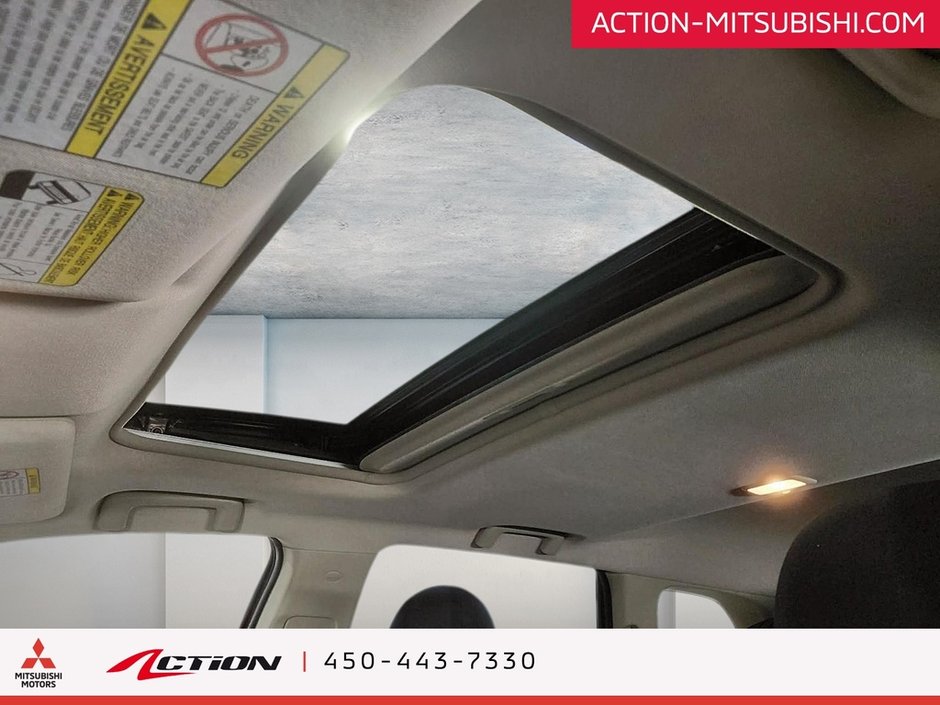 Mitsubishi Outlander AWC SE V6. 7 PASSAGERS. TOIT OUVRANT. 2017-19