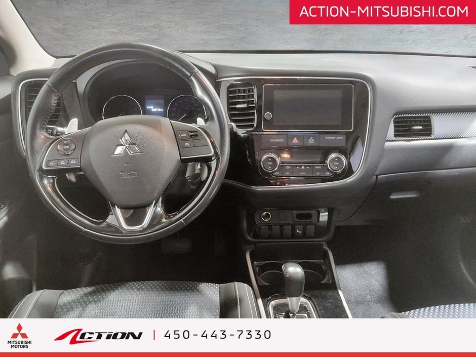 Mitsubishi Outlander AWC SE V6. 7 PASSAGERS. TOIT OUVRANT. 2017-15