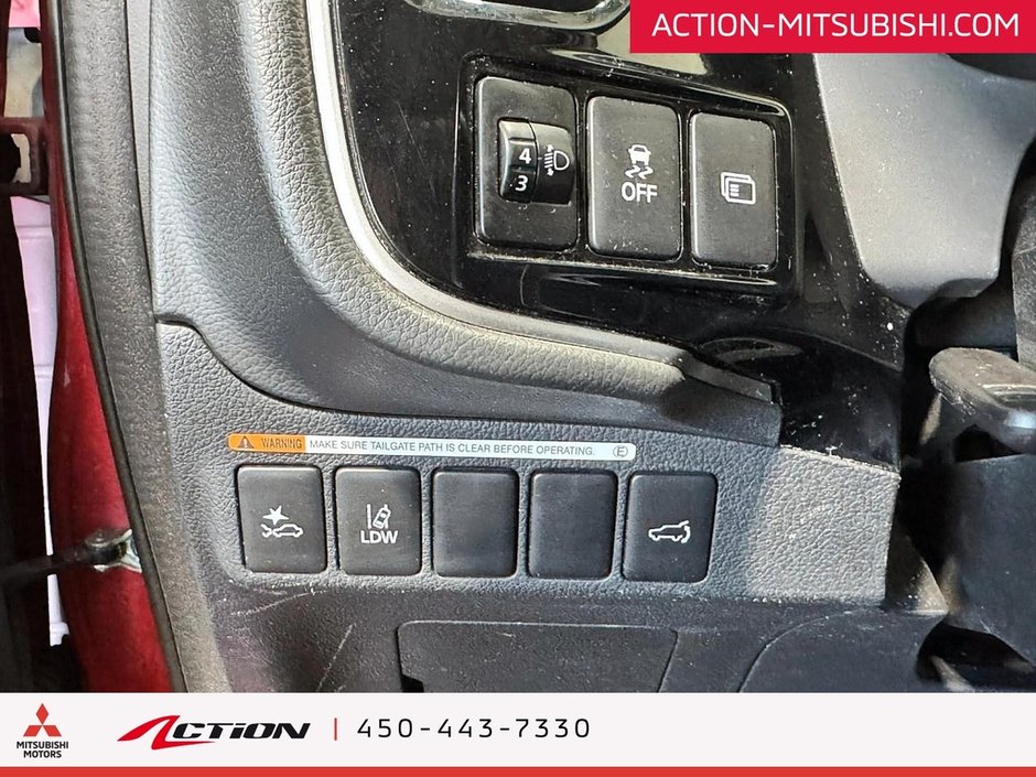 Mitsubishi Outlander GT AWD Toit Ouvrant Cuir Mags 18Po Caméra de Recul 2017-26