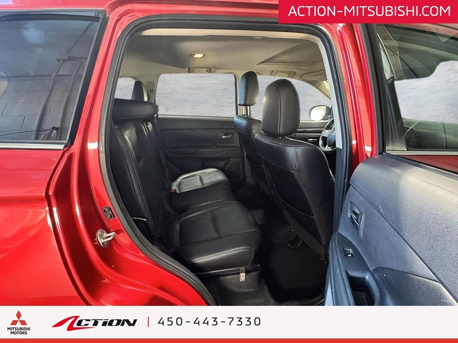 Mitsubishi Outlander GT AWD Toit Ouvrant Cuir Mags 18Po Caméra de Recul 2017-14