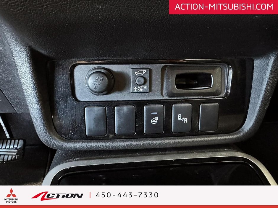 Mitsubishi Outlander GT AWD Toit Ouvrant Cuir Mags 18Po Caméra de Recul 2017-25