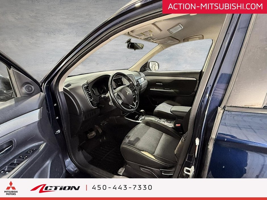 Mitsubishi Outlander SE AWC Carplay Android Auto Sièges Chauffants Mags 2018-16