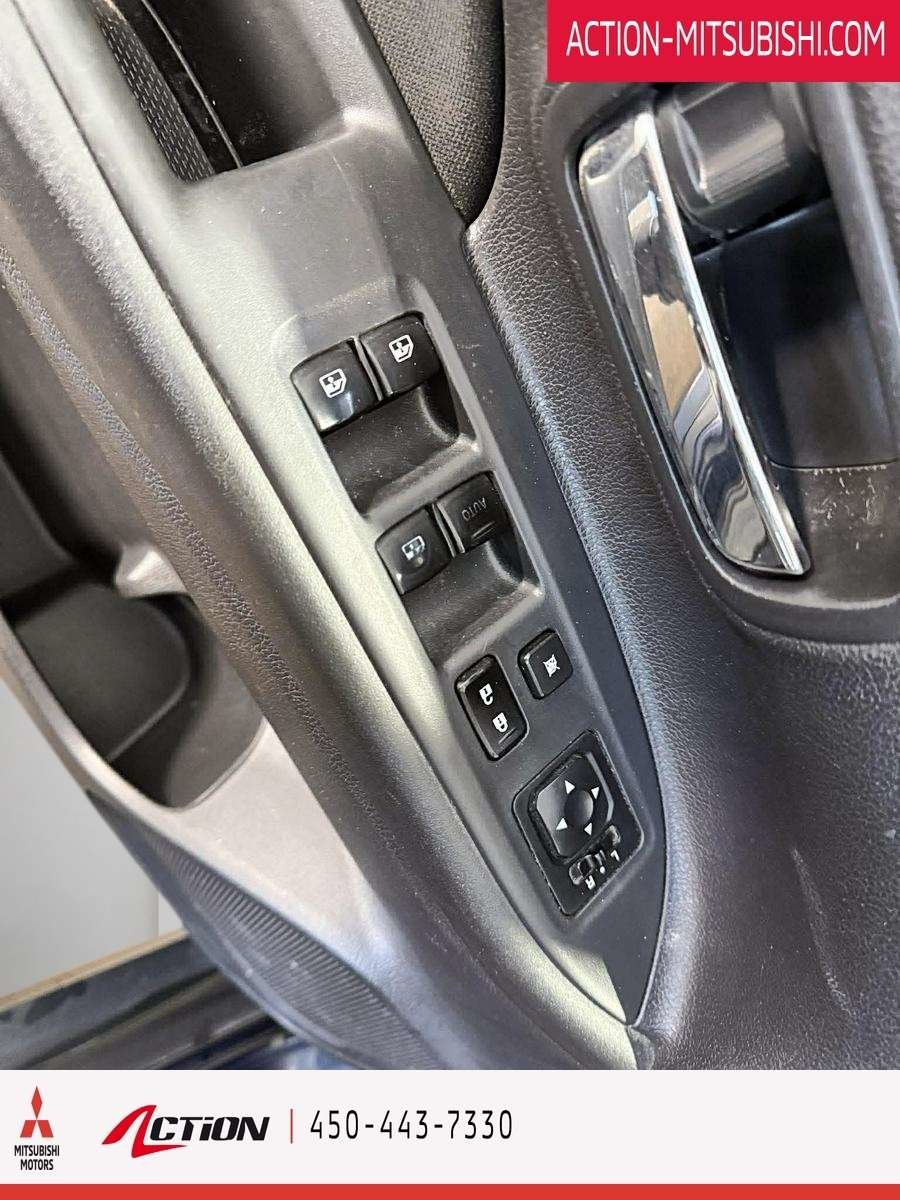 2018 Mitsubishi Outlander SE-18