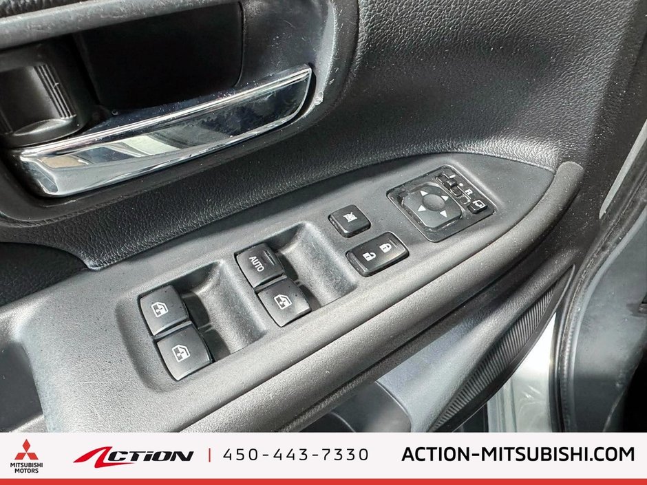 2018 Mitsubishi Outlander Anniversary Edition AWC Toit Carplay Moteur v6-9