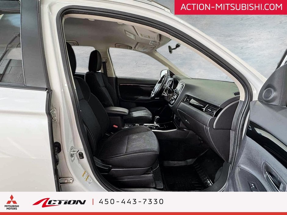Mitsubishi Outlander SE AWC CARPLAY ANDROID AUTO 7 PASSAGERS . KEYLESS 2019-15