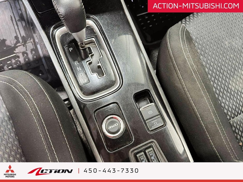 Mitsubishi Outlander SE AWC CARPLAY ANDROID AUTO 7 PASSAGERS . KEYLESS 2019-23
