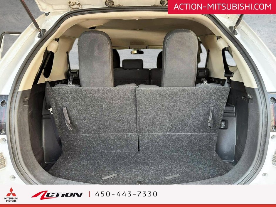 Mitsubishi Outlander SE AWC CARPLAY ANDROID AUTO 7 PASSAGERS . KEYLESS 2019-11