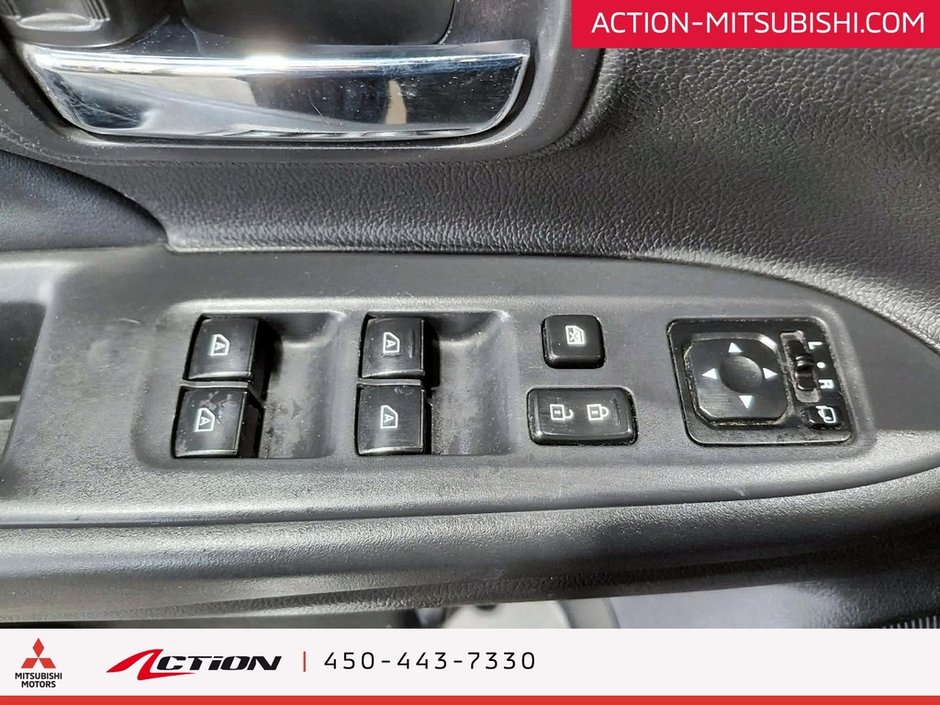 Mitsubishi Outlander SE Black Edition AWC Toit Ouvrant Bluetooth A/C 2019-9