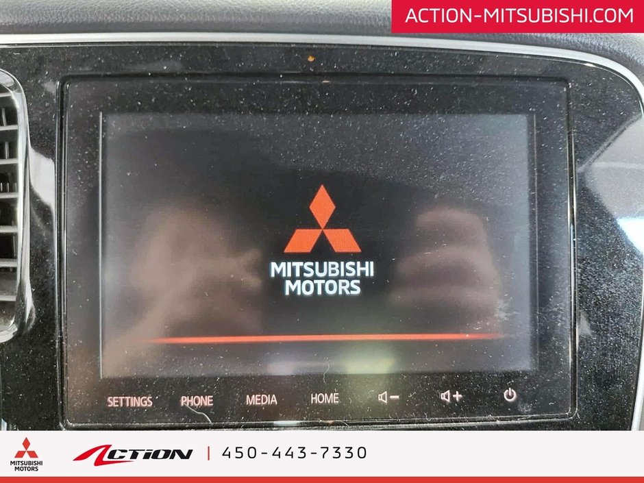 Mitsubishi Outlander Limited Edition S-AWC V6 Toit Ouvrant Hitch Mags 2020-21