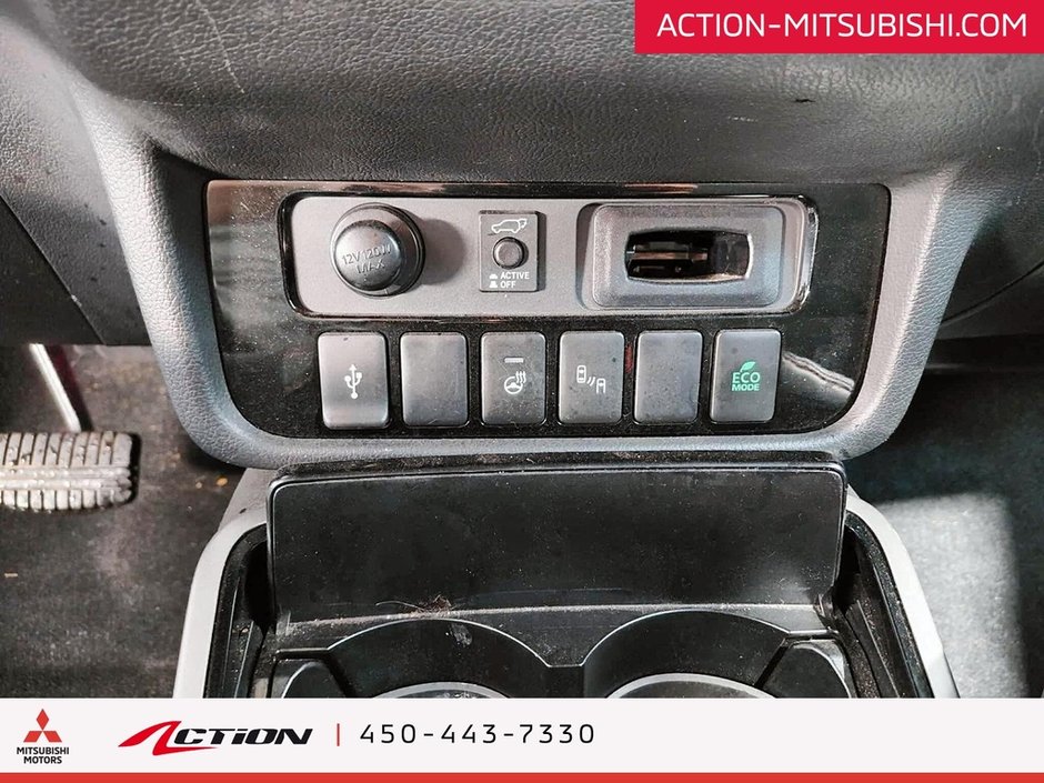 Mitsubishi Outlander Limited Edition S-AWC V6 Toit Ouvrant Hitch Mags 2020-23