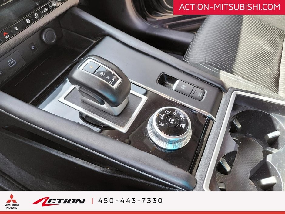 Mitsubishi Outlander LE PREMIUM S-AWC MAGS 20 PO TOIT PANO CARPLAY 2022-24