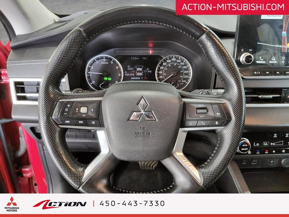Mitsubishi Outlander LE S-AWC Toit Pano Carplay Android auto Navigation 2022-19