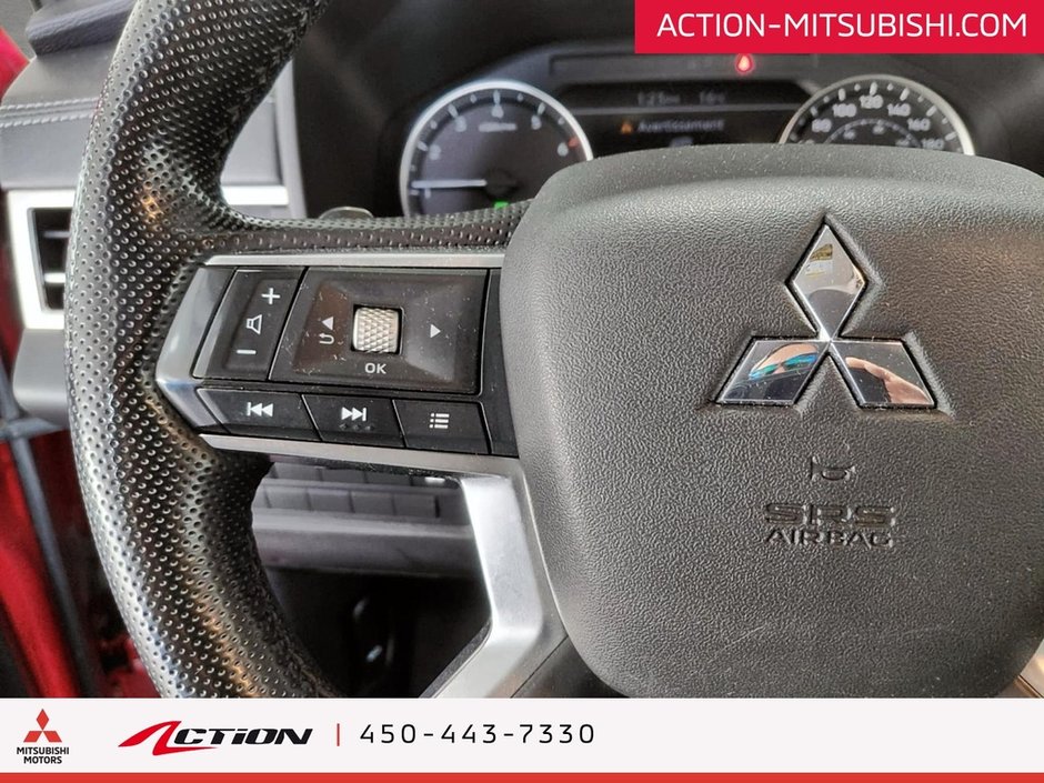 Mitsubishi Outlander LE S-AWC Toit Pano Carplay Android auto Navigation 2022-20