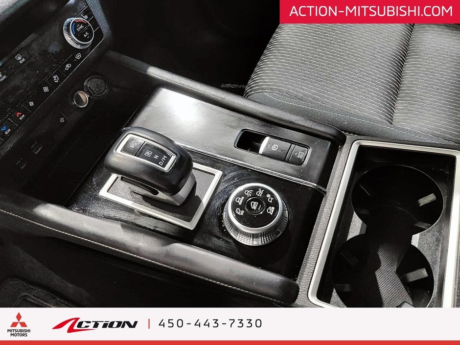 Mitsubishi Outlander SE S-AWC Apple Carplay Android Auto Mags 18 2022-25