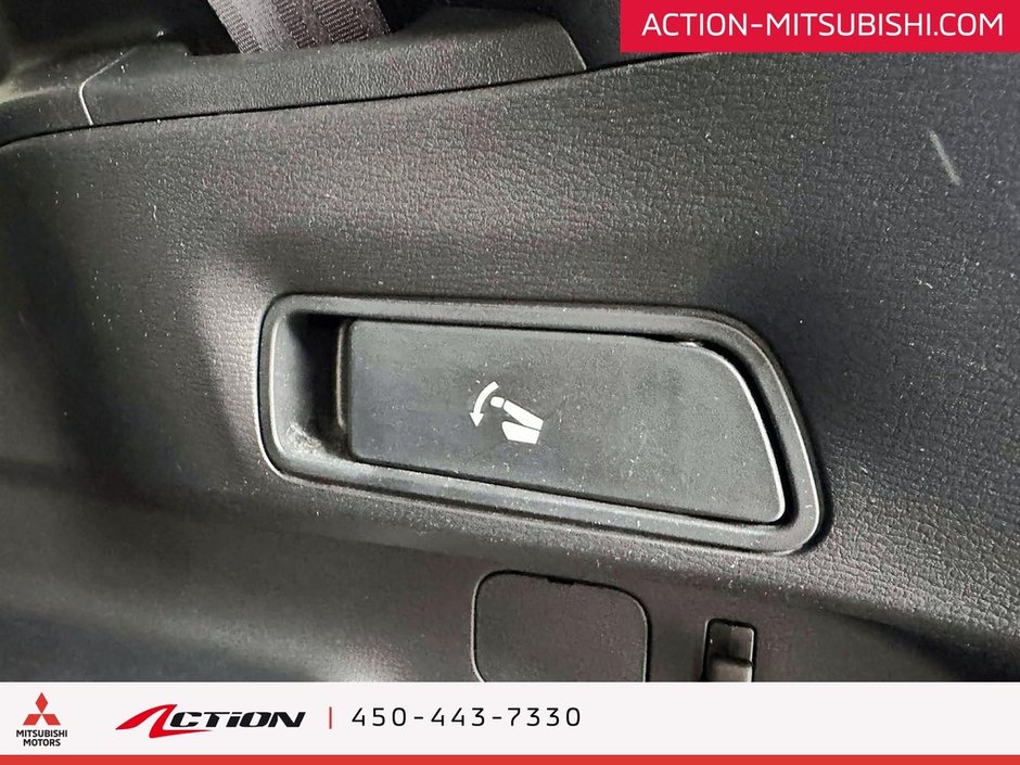 Mitsubishi Outlander GT S-AWC  Cuir Toit Ouvrant Mags A/C .  Caplay 2022-13