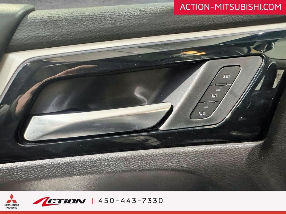 Mitsubishi Outlander GT S-AWC  Cuir Toit Ouvrant Mags A/C .  Caplay 2022-19