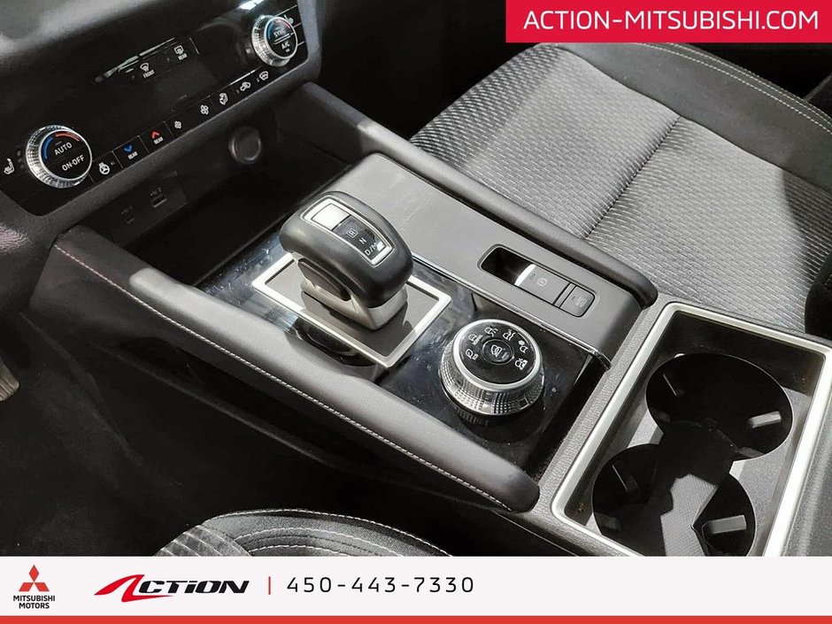 2023 Mitsubishi Outlander SE S-AWC Toit Pano  Carplay Android Auto Mags-25