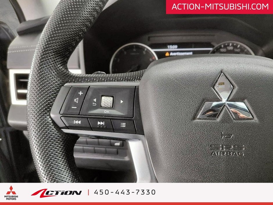 2023 Mitsubishi Outlander SE S-AWC Toit Pano  Carplay Android Auto Mags-21