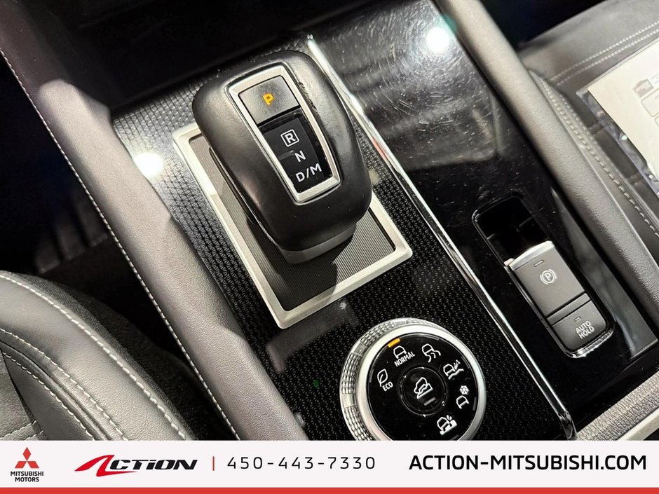 2023 Mitsubishi Outlander NOIR S-AWC Toit Pano Cuir Bancs Chauffants Boss-22