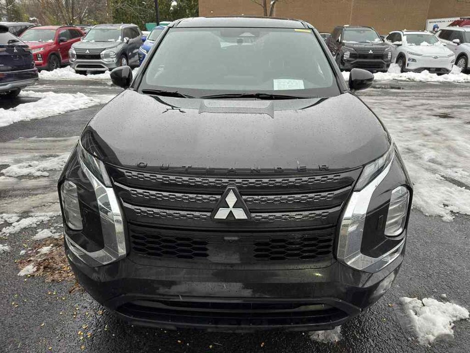 2023 Mitsubishi Outlander NOIR S-AWC Toit Pano Cuir Bancs Chauffants Boss-1