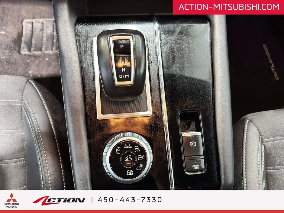 2023 Mitsubishi Outlander NOIR S-AWC Toit Pano Cuir Bancs Chauffants Boss-25